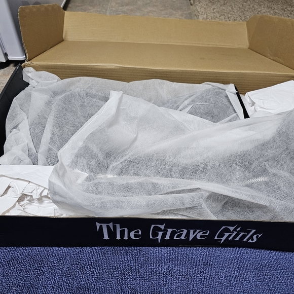 The Grave Girls- Dolls Kill- Platform Knee High boots- black- sz 5 - Picture 3 of 4